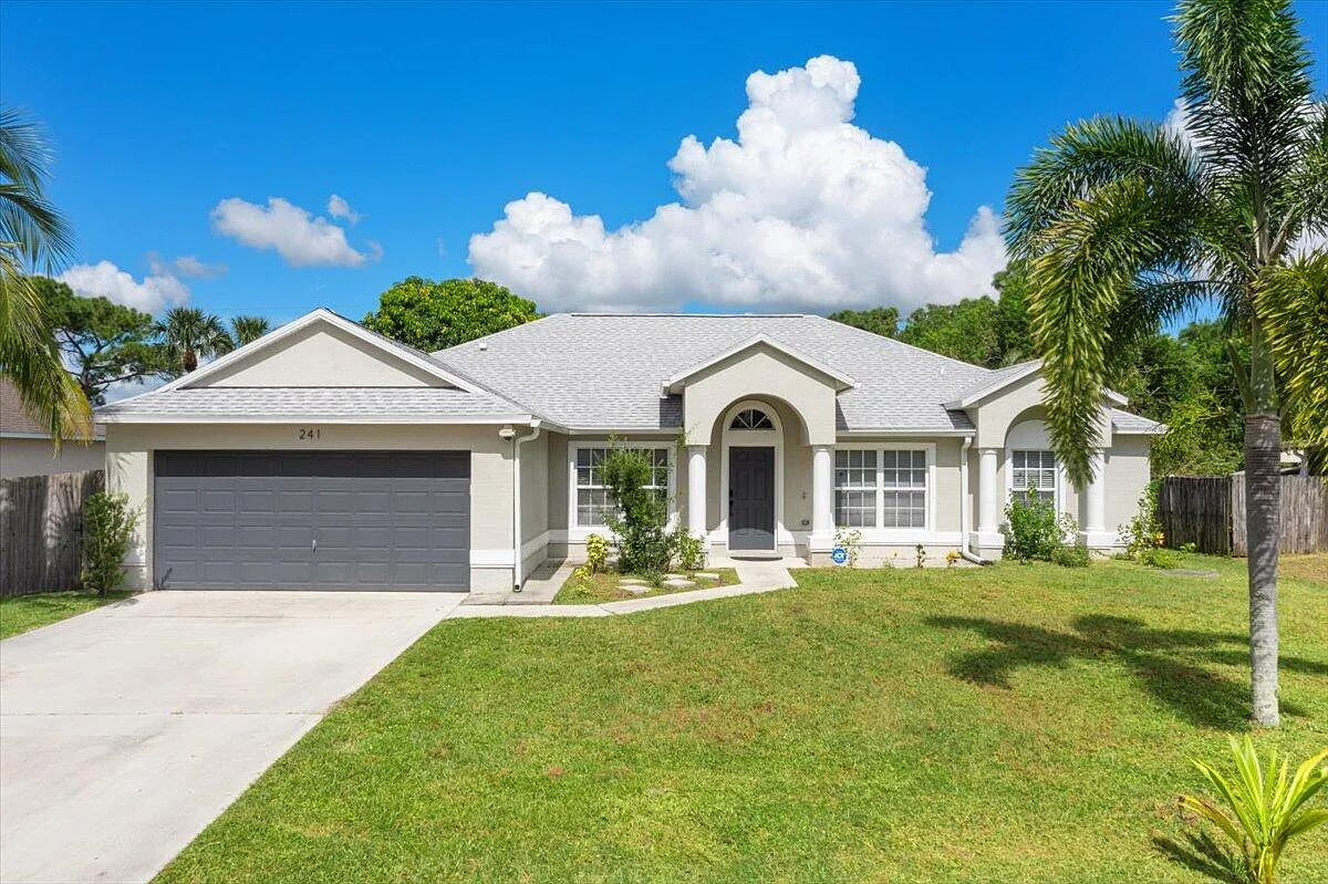 241 SW Starfish Ave, Port St. Lucie, FL
